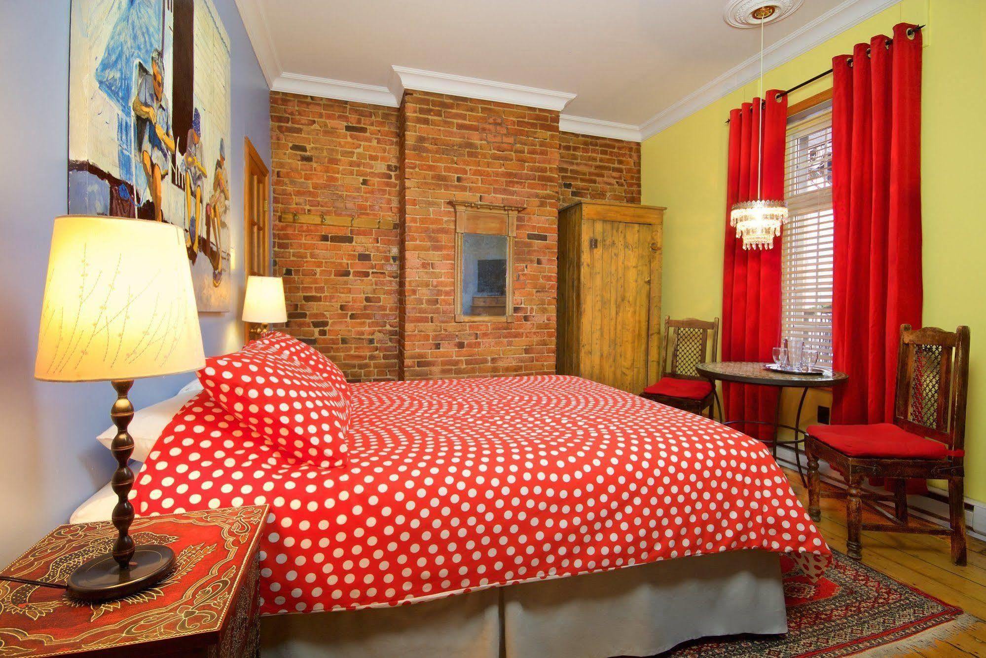 Auberge Les Bons Matins Монреал Екстериор снимка